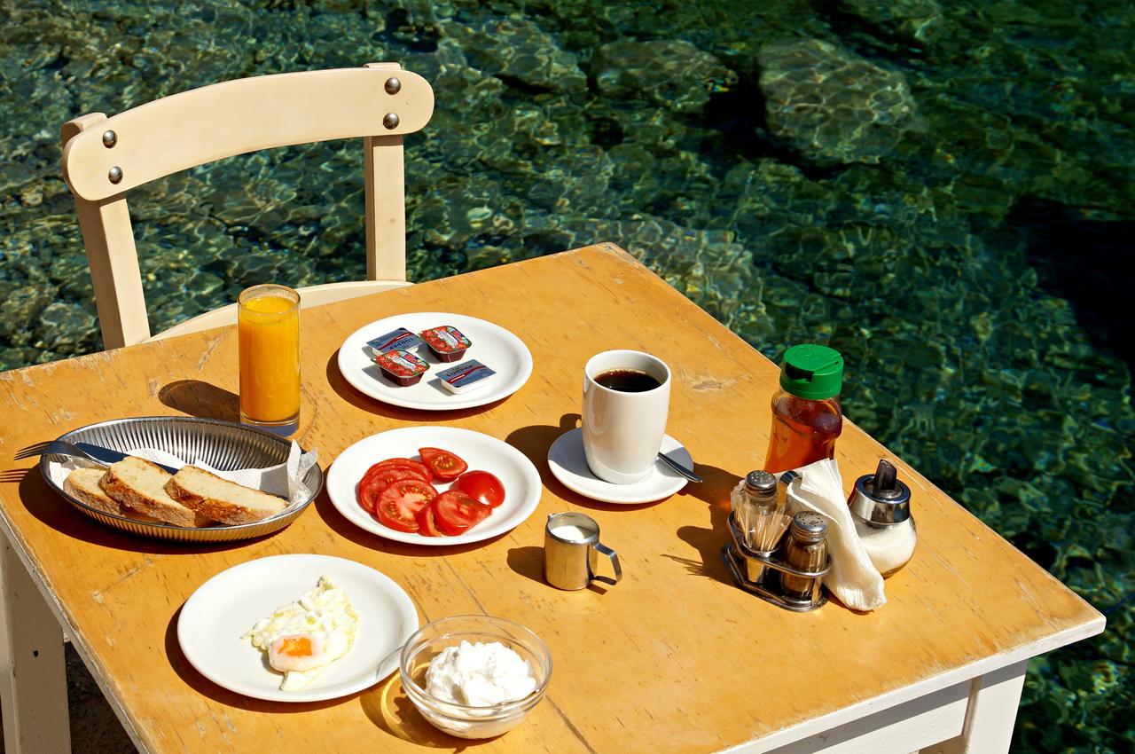 Madares Hotel Loutrón Luaran gambar