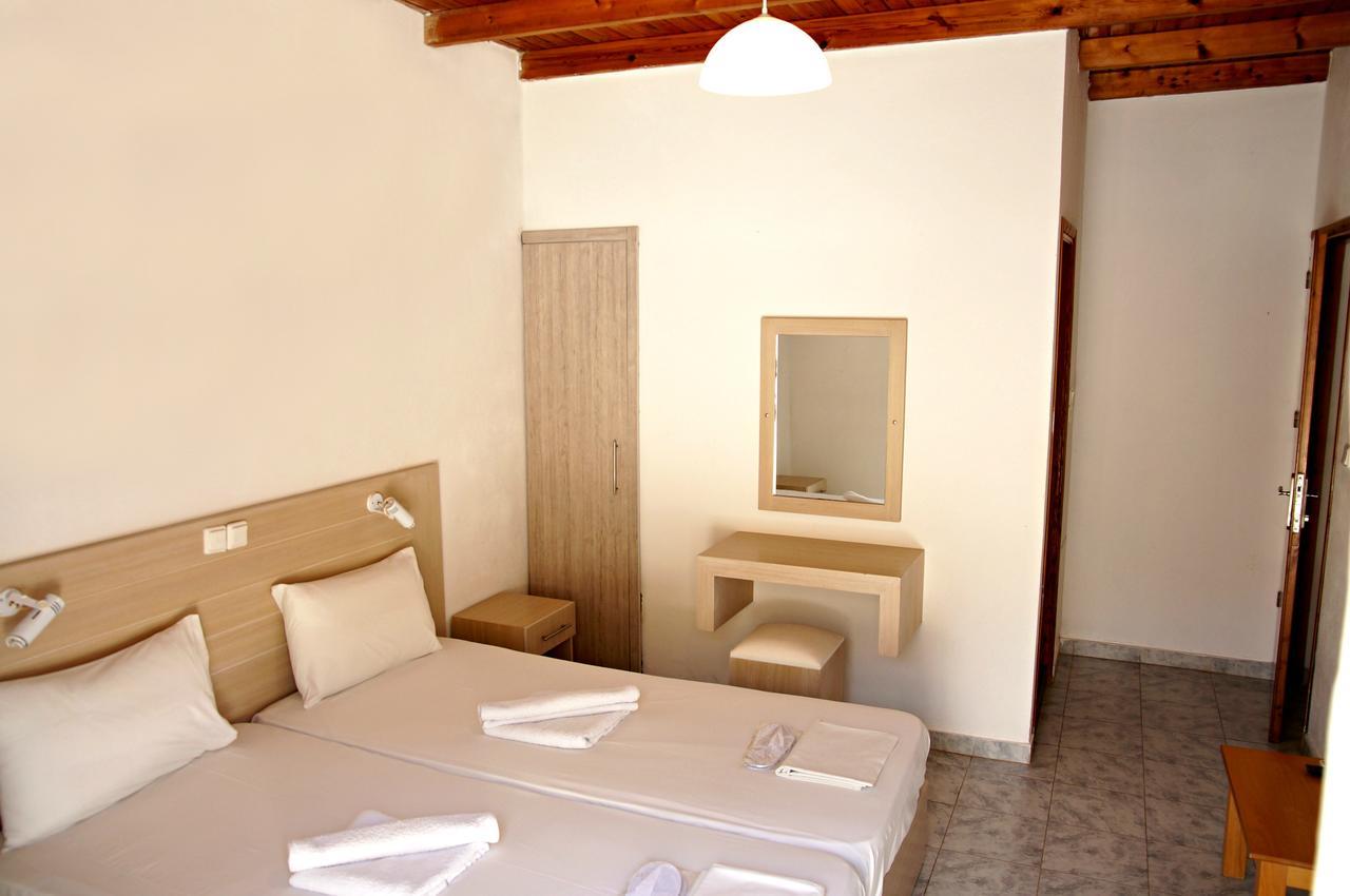 Madares Hotel Loutrón Luaran gambar