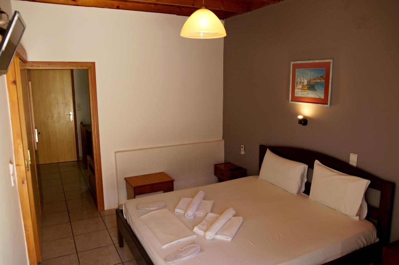 Madares Hotel Loutrón Luaran gambar
