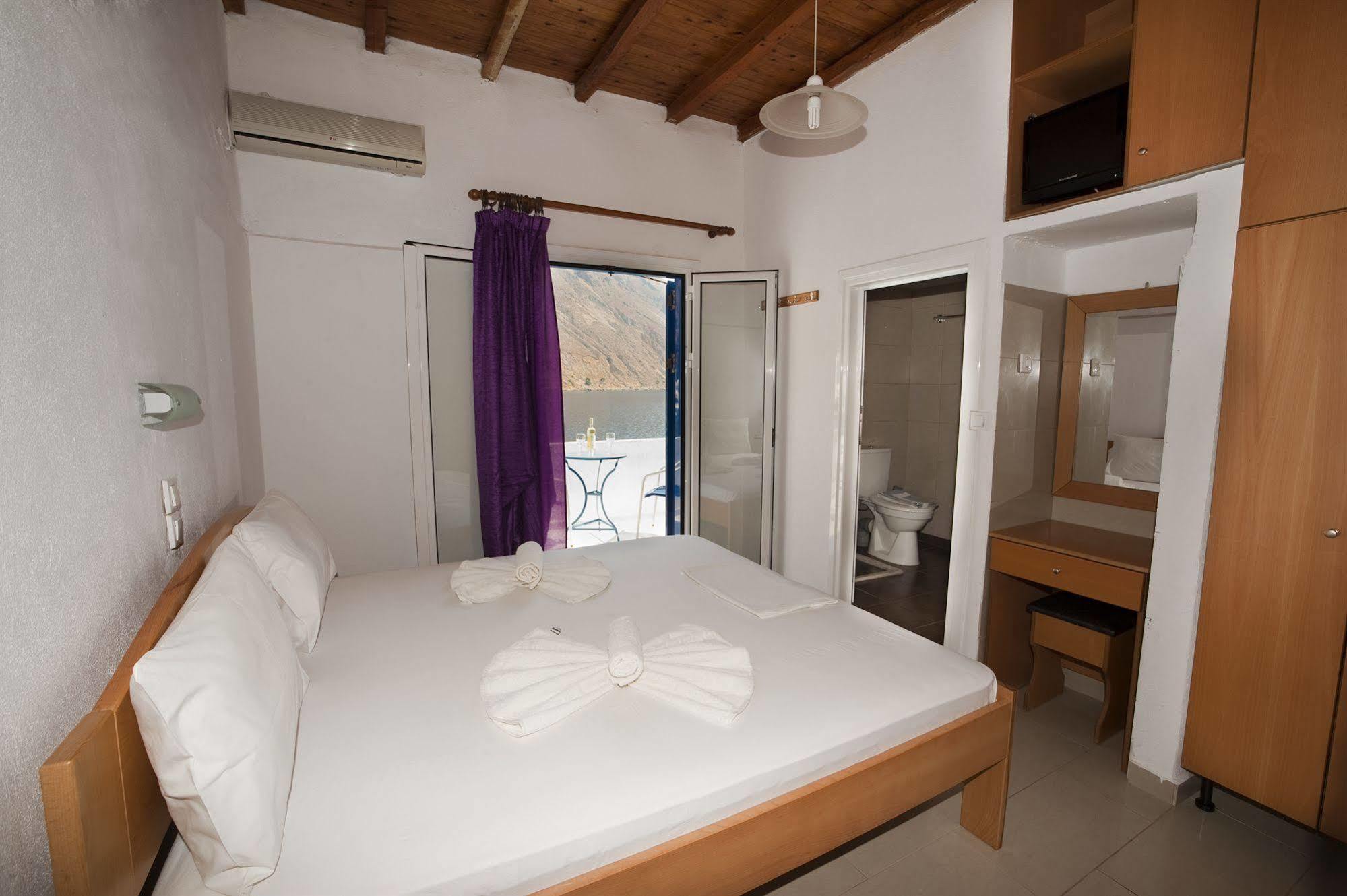 Madares Hotel Loutrón Luaran gambar